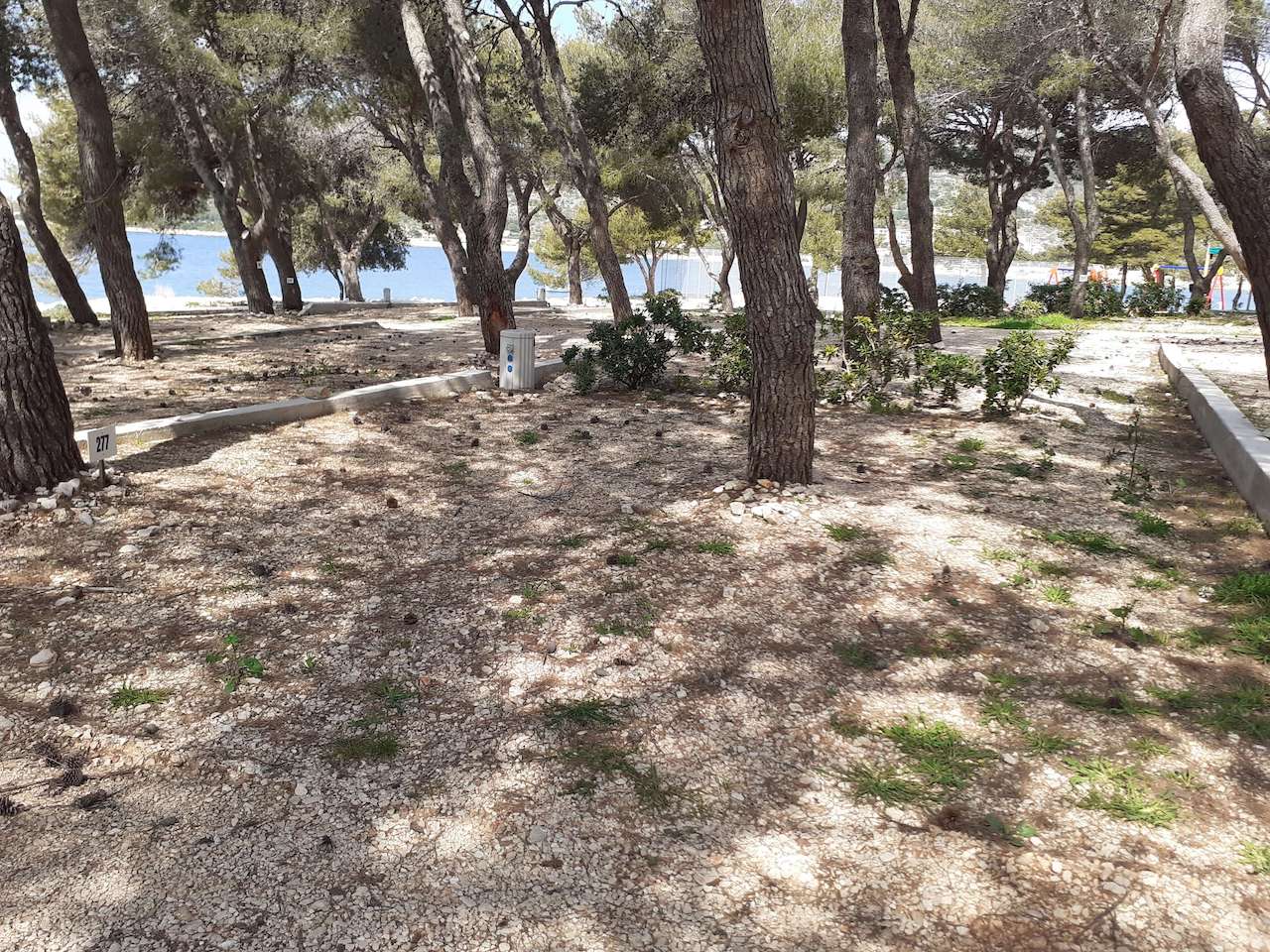 277 (1) 3 277 1 - Adriatik Kamp