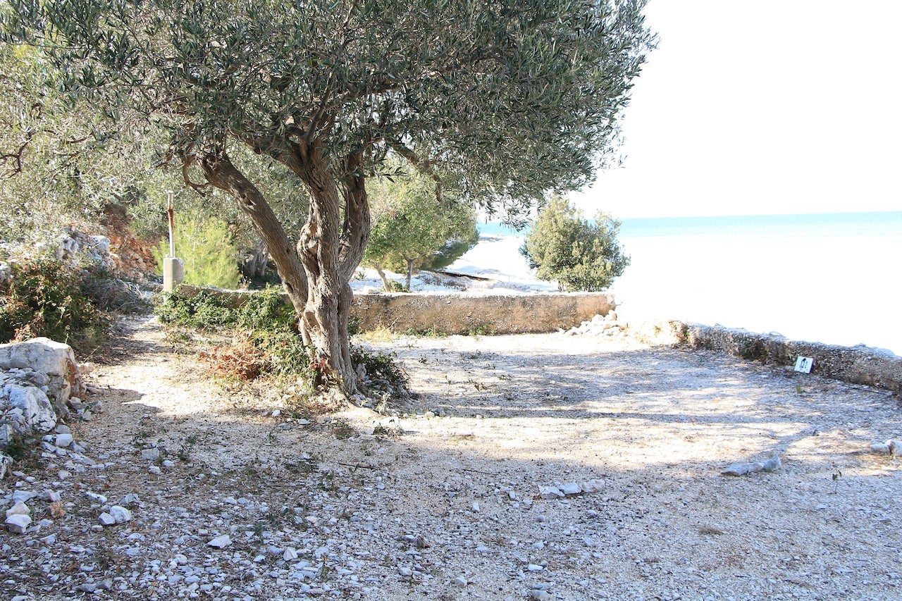 332 (1) 5 332 1 - Adriatik Kamp