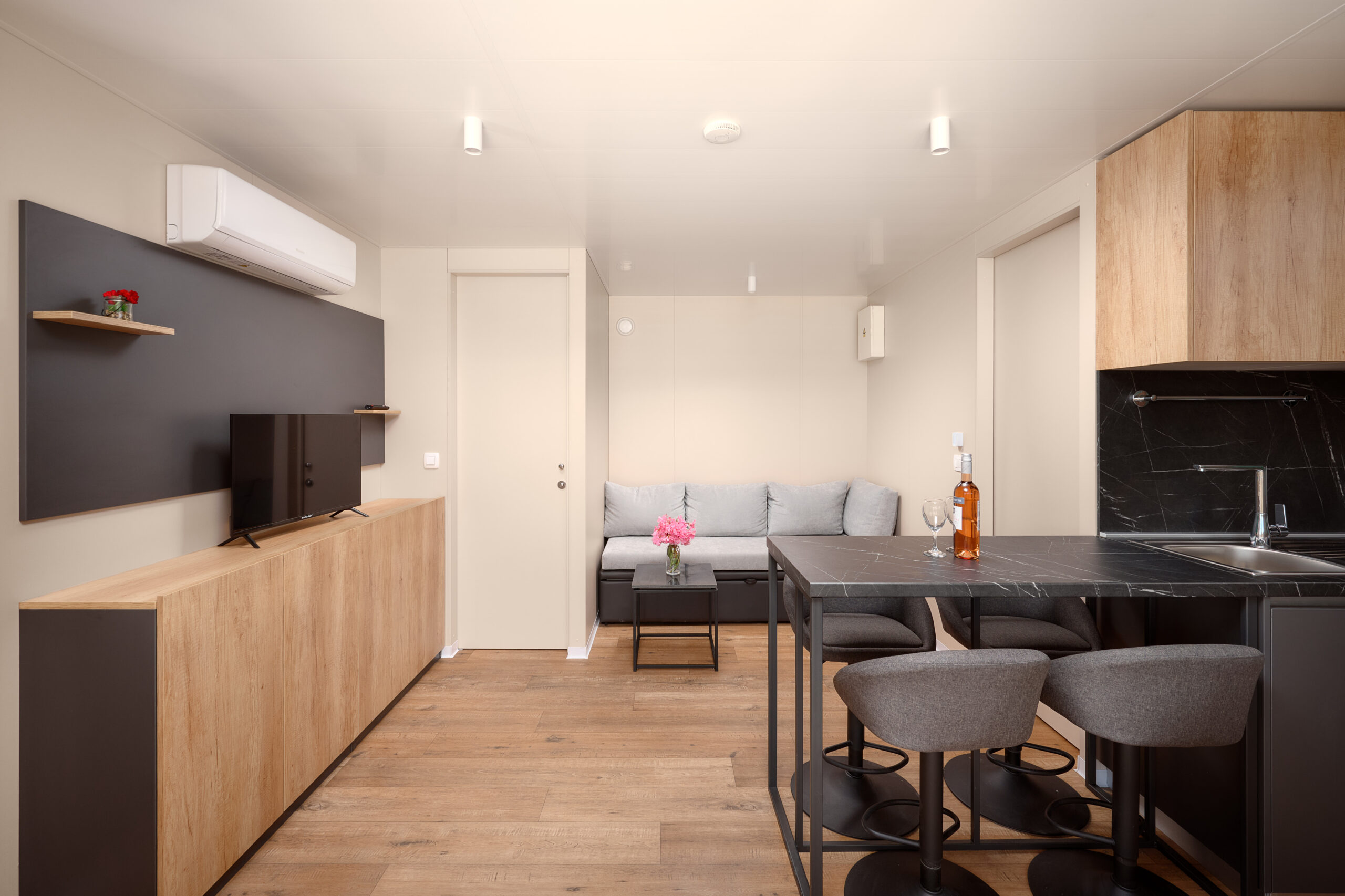 _NZ77801_ivanisevicivan.com (1) 3 NZ77801 ivanisevicivan.com 1 1 scaled - Adriatik Kamp