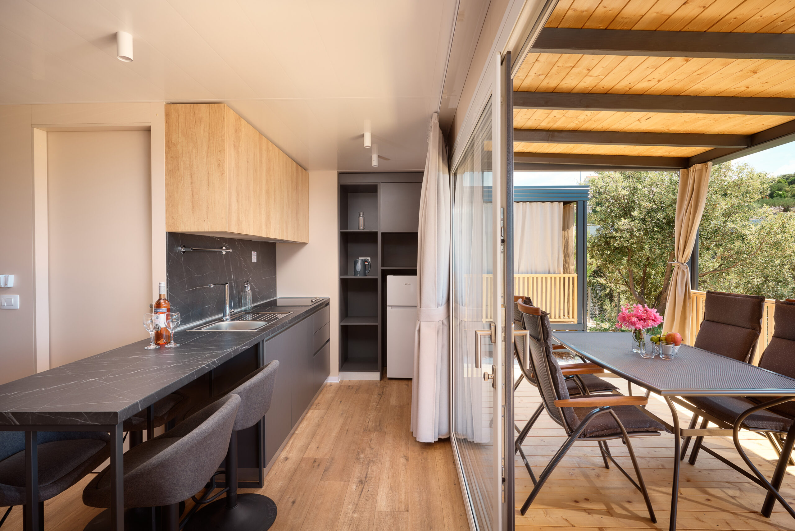 _NZ77818_ivanisevicivan.com (1) 8 NZ77818 ivanisevicivan.com 1 1 scaled - Adriatik Kamp