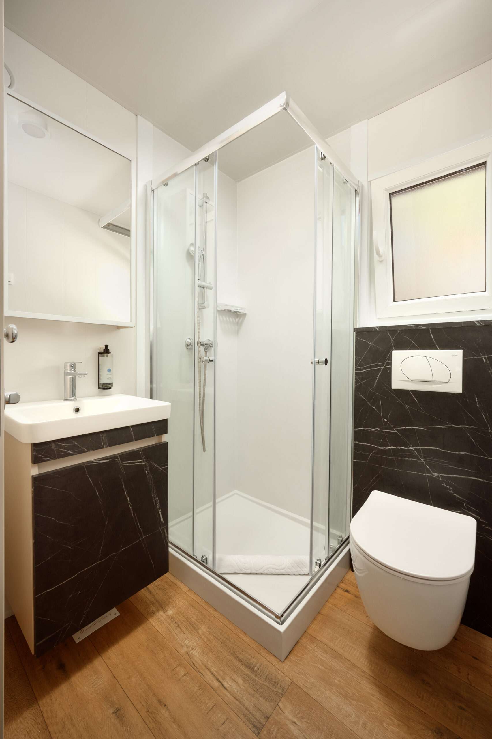 _NZ79825_ivanisevicivan.com (1) 6 NZ79825 ivanisevicivan.com 1 1 scaled - Adriatik Kamp